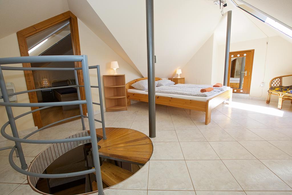 Zoli Apartmanok-Adri Kölcsey 32 Hajdúszoboszló Kültér fotó