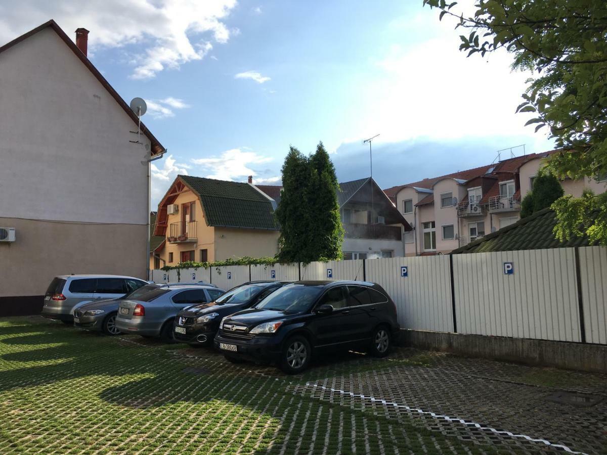 Zoli Apartmanok-Adri Kölcsey 32 Hajdúszoboszló Kültér fotó